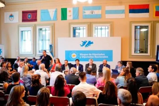 Se reunieron gobernadores, legisladores y la CGT en rechazo de la Ley Ómnibus