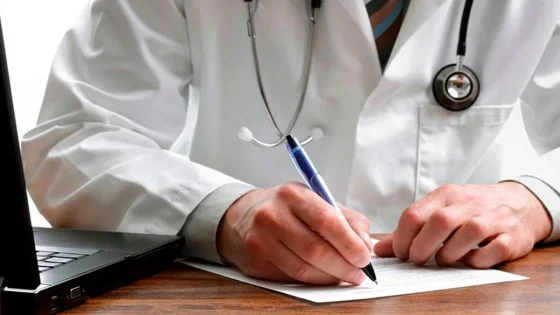 El Gobierno oficializó el decreto que desregula las obras sociales