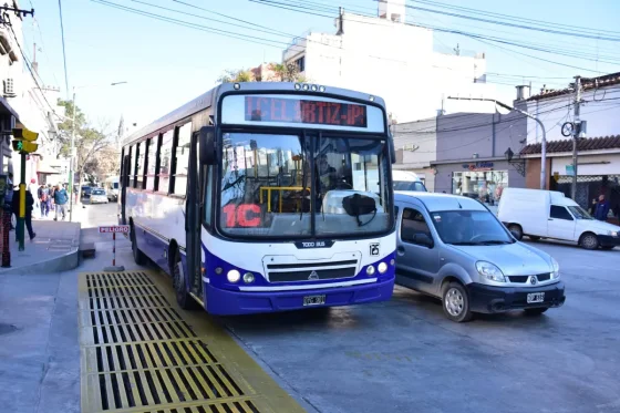 Cómo será el servicio de colectivos durante el fin de semana largo