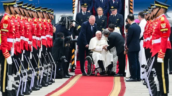 El papa Francisco comienza su gira por Asia y Oceanía