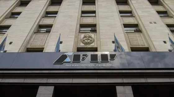 La AFIP habilita la posibilidad de pagar un impuesto en dólares desde el exterior