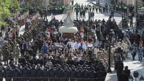 Cerca de 650 mil personas participaron de la procesión y del Pacto de Fidelidad