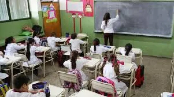 Escuelas primarias suman una hora más de clases