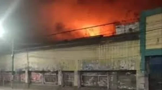 Feroz incendio en el Mercado San Miguel