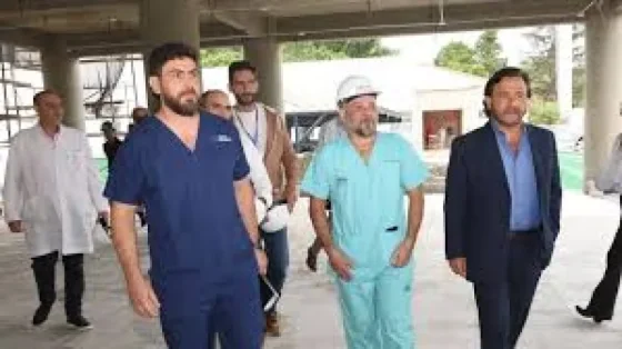 Sáenz supervisó el avance de las obras del hospital San Bernardo