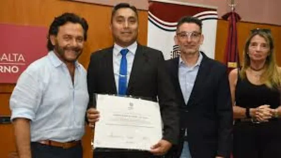 Sáenz destacó la formación de nuevos profesionales en el fortalecimiento de la gestión pública en Salta