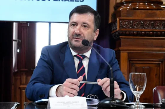El senador Edgardo Kueider fue indagado por el fiscal en Paraguay