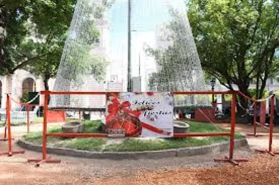 Se realizará el tradicional encendido del árbol navideño en la plaza 9 de Julio