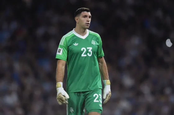 El "Dibu" Martínez ganó el premio The Best a mejor arquero