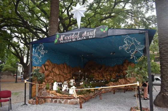 La Navidad Azul sigue en la Plaza Belgrano