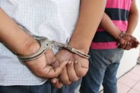 Tres detenidos por agredir y amenazar a personal policial