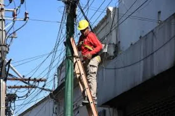 Nuevo operativo de despeje de cables en Av. San Martín