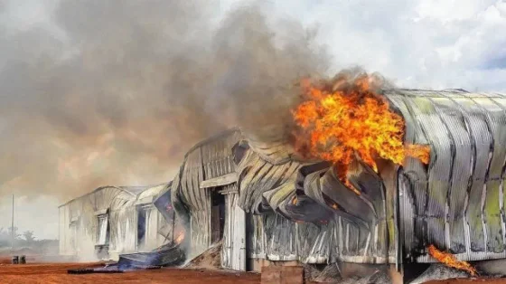 Incendio en el depósito de Playadito