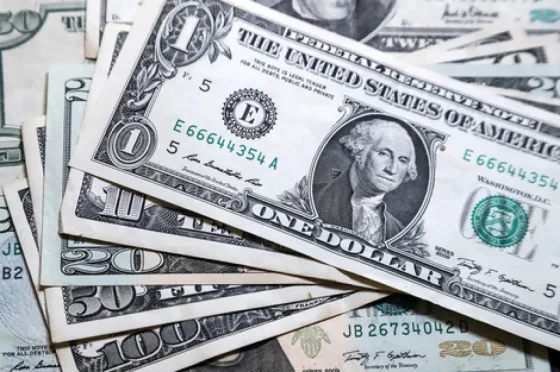 El BCRA volvió a prorrogar la norma que admite dólares de "cara chica"