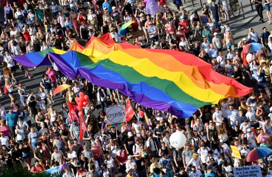 Hungría prohíbe las marchas del orgullo LGTB