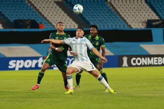 Racing cayó ante Bucaramanga en un Cilindro vacío