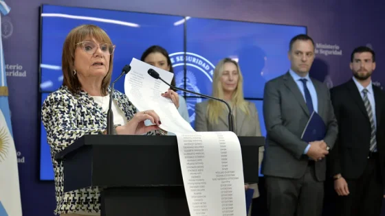 Bullrich le entregó a EEUU un listado de 15 mil personas con derecho de admisión