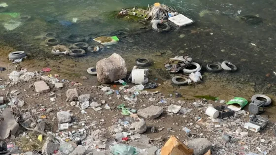 Sancionaron a empresas por arrojar residuos en el río Arenales