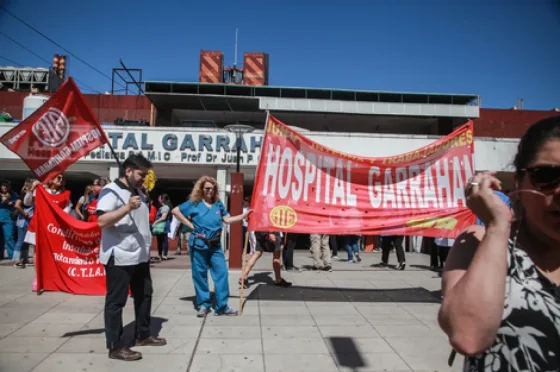 Trabajadores del Garrahan realizan una nueva marcha hacia Plaza de Mayo