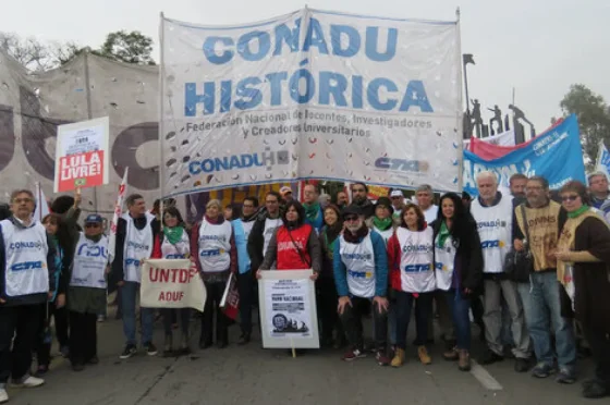 Convocan a una nueva Marcha Federal Universitaria por reclamo salarial