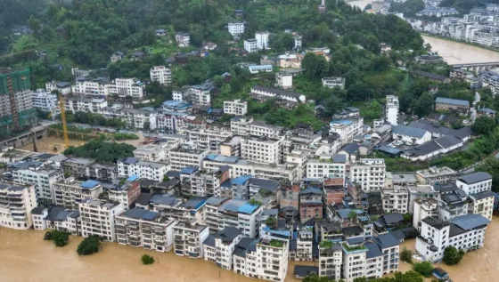 Más de 80.000 evacuados por graves inundaciones en el suroeste de China