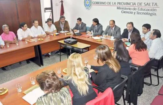 Gremios docentes rechazaron la propuesta del gobierno