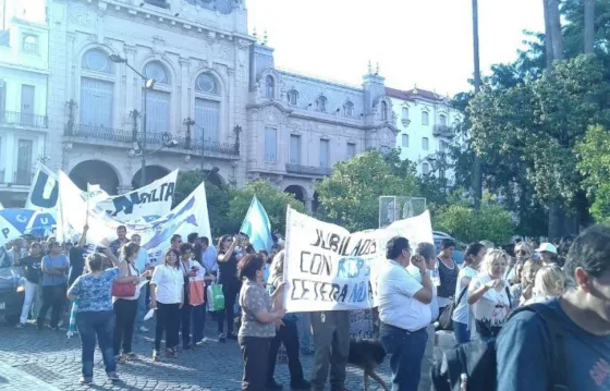 Marcharon los docentes y las clases no comenzarían