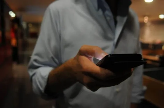 Iba a las reuniones docentes a filmarle la cola a sus colegas