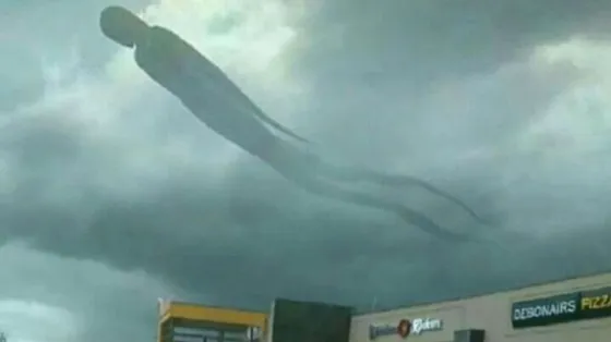 Apareció un "dementor" en Zambia. ¿Cómo llegó la figura a los cielos africanos?