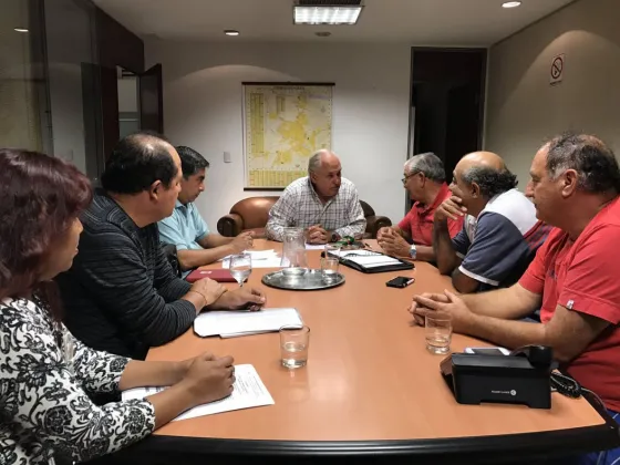 Luis García Salado, secretario de Gobierno Municipal, reunido con referentes gremiales