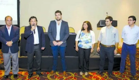Ediles junto al intendente Gustavo Sáenz, en el I Encuentro de Concejales de Salta
