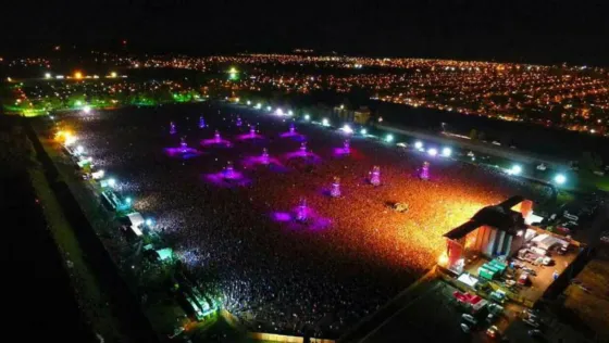 Vista desde arriba del recital del Indio Solari en Olavarria, Buenos Aires.
